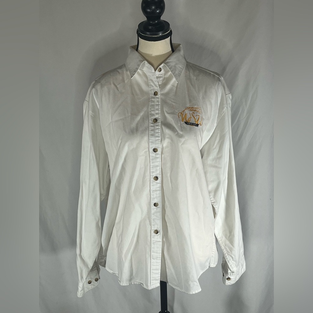 Titan Twill Classic White Wichita State Shockers Vintage Long Sleeve Button Up